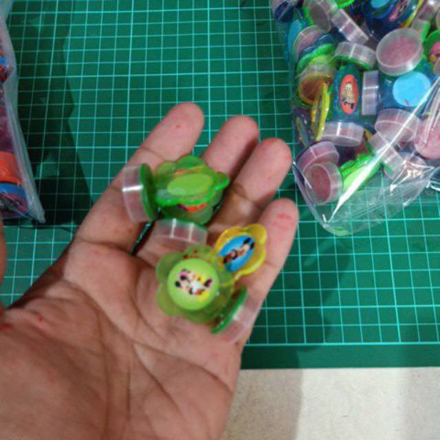 

RB 50 pcs Stampel bulat dan stampel bintang cap mainan grosir