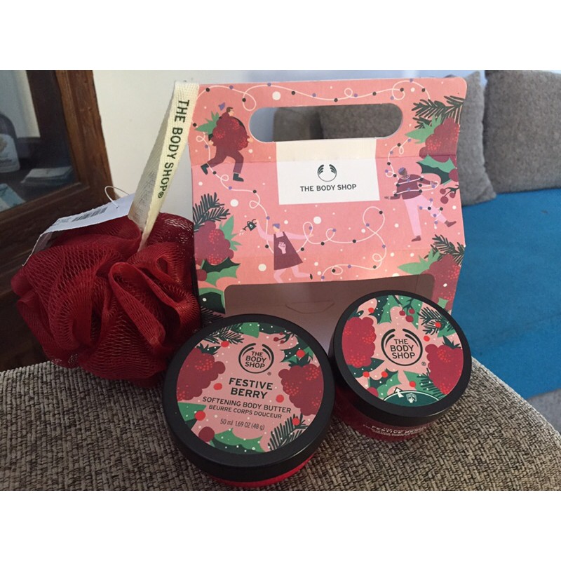 gift small festive berry the body shop