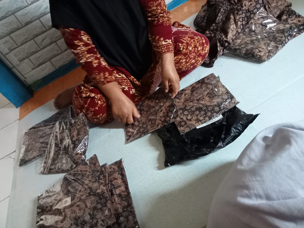 Batik Couple Keluarga Gamis Busui Motif Prasasti Batik Keluarga Seragam