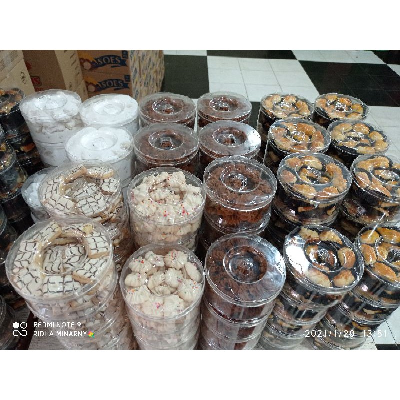 

aneka kue kering 100% gula putih .