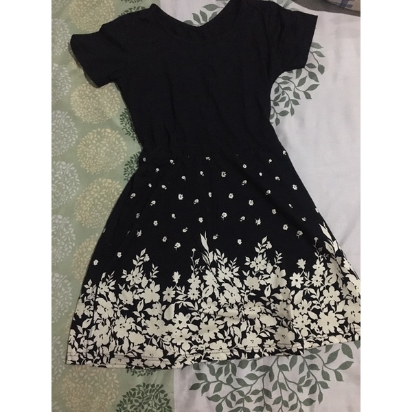 [READY] Mini Dress Black Baju Santai Baju Casual Dres Bunga Dres Black Mini Dres Lengan Pendek Mini 