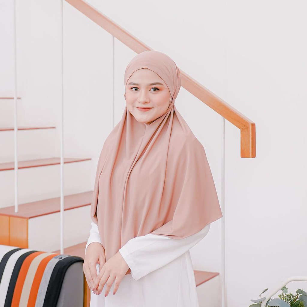 DAILY HIJAB BERGO BAHAN JERSEY WARNA MOCCA