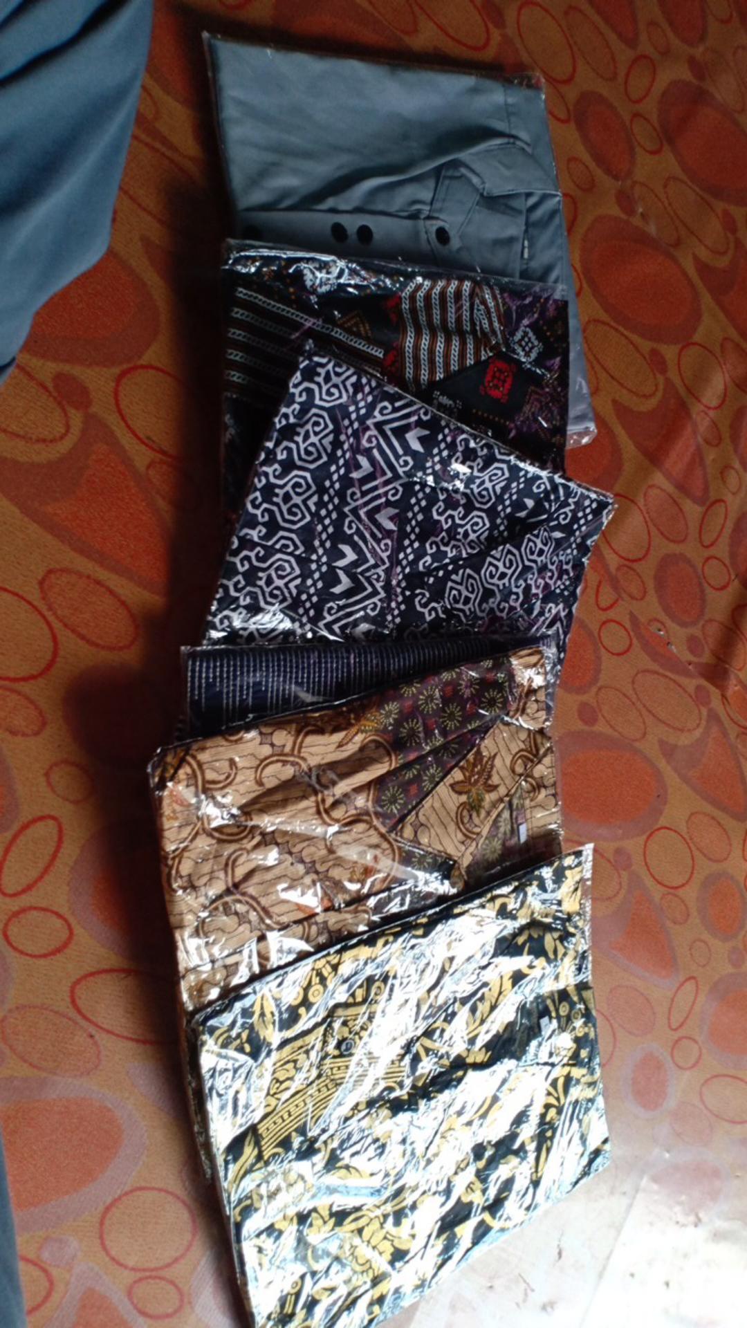 Baju Batik Pria Hitam Manis