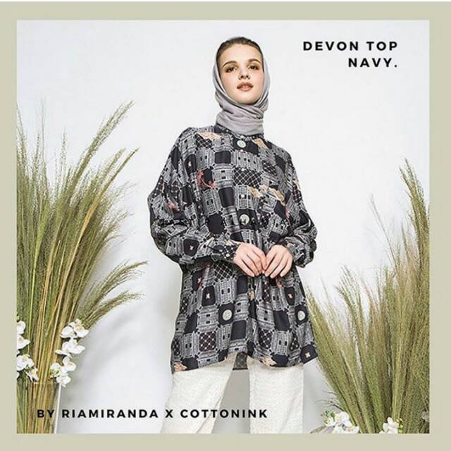 Preloved Devon navy Top by cottonink & Ria miranda