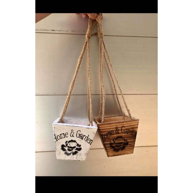 Pot gantung bunga unik