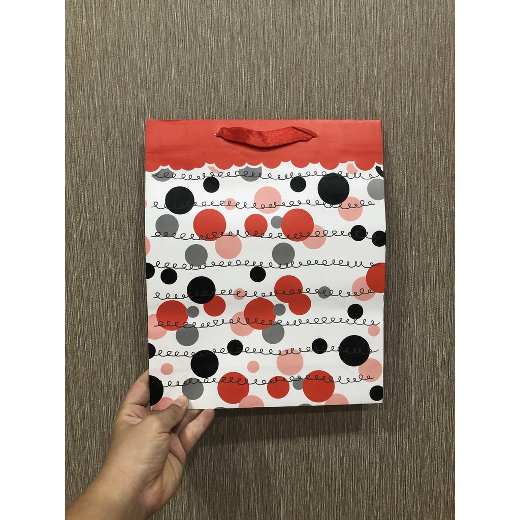 

P.26xL.9xT.32CM POLKA MERAH PAPER BAG GOODIE BAG, BAHAN PREMIUM TEBAL