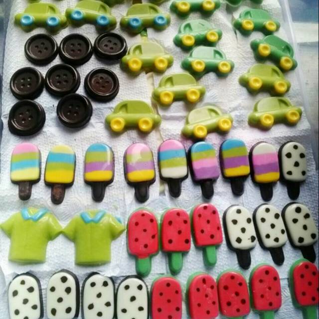 

Cokelat berbagai karakter lucu
