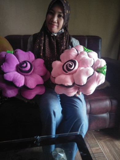 Bantal Bunga Kembang Mawar