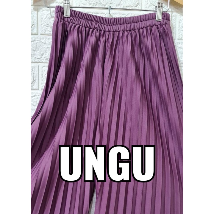 CELANA KULOT PLISKET PREMIUM JUMBO M FIT TO XXL-Ungu
