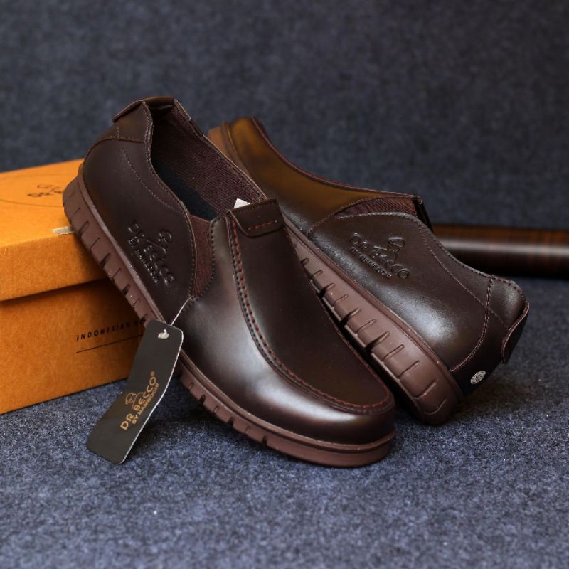 Xshoesbdg.id x Foday Sepatu Formal Pria Slip On Casual Semi Kulit Hitam Coklat Kerja Kondangan