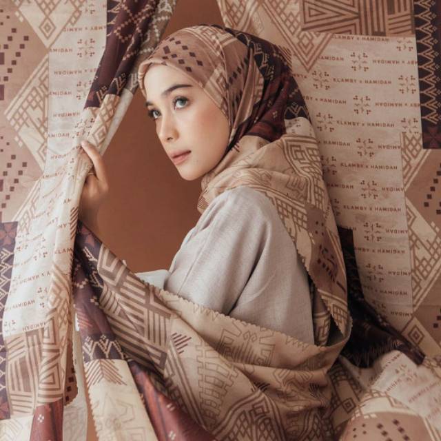 Bajo scarf by Wearing Klamby×Hamidah