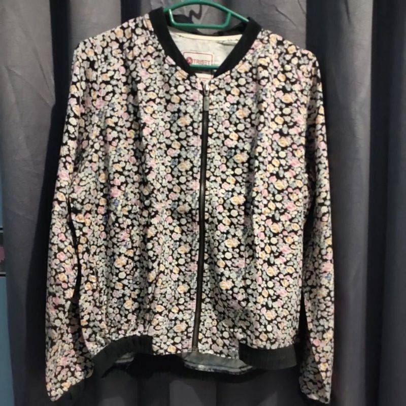 preloved jaket TRISET