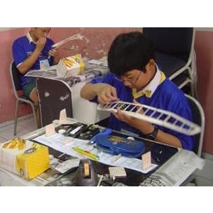 ☁ Pesawat model Chuck Glider Pelangi 50 KIT ►