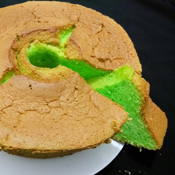 

Chiffon Cake Pandan Keju tekstur lembut higienis