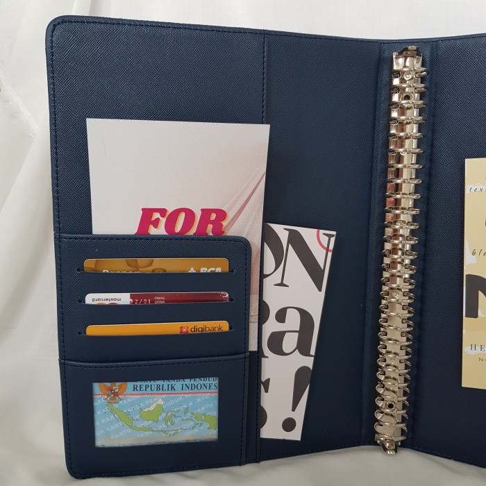 

Dijual Binder Kulit Polos Eksklusif 26 Ring Organizer Kertas B5 Navy Blue Murah