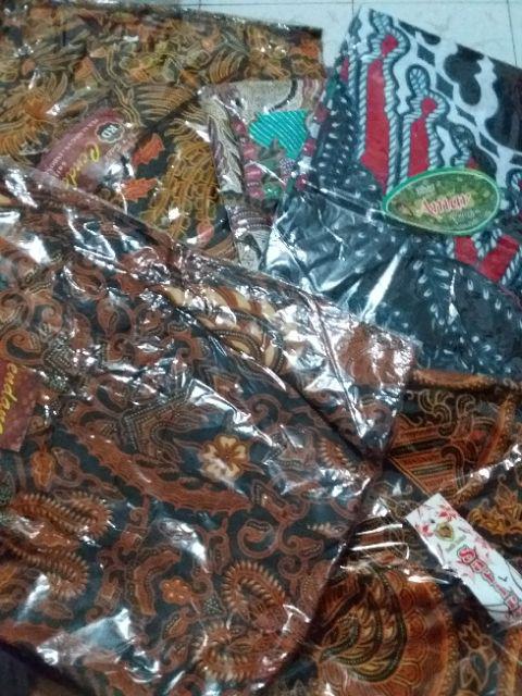Motif Random - Kemeja Batik Hem Pendek Pria Kerja Kantor Kondangan Seragam Flash Sale Murah