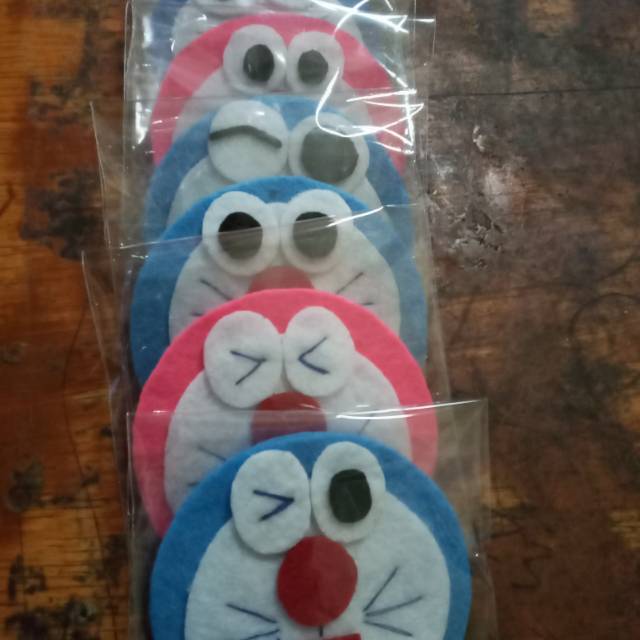 

Amplop flanel karakter