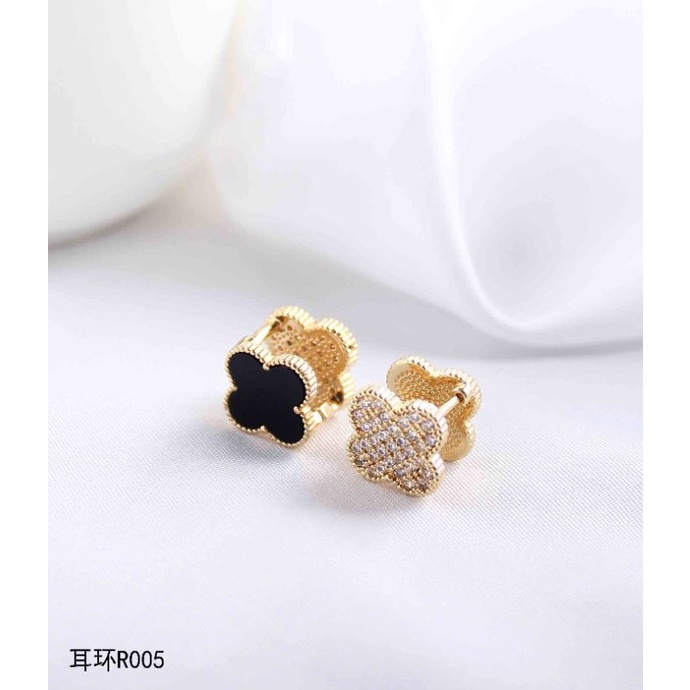 Anting-anting titanium R005.7376