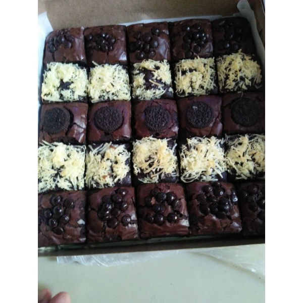 

Habibi's snack & brownies