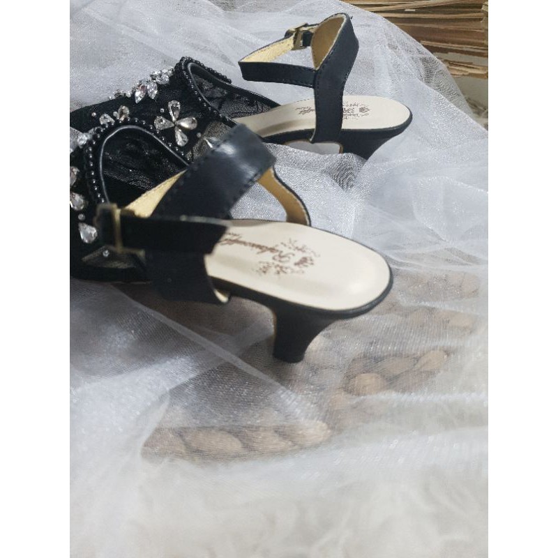 sepatu wedding hitam sepatu wanita yuna