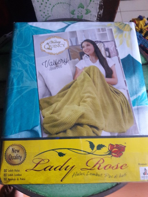 Lady Rose Sprei King Bantal 2 (180x200) - Lena