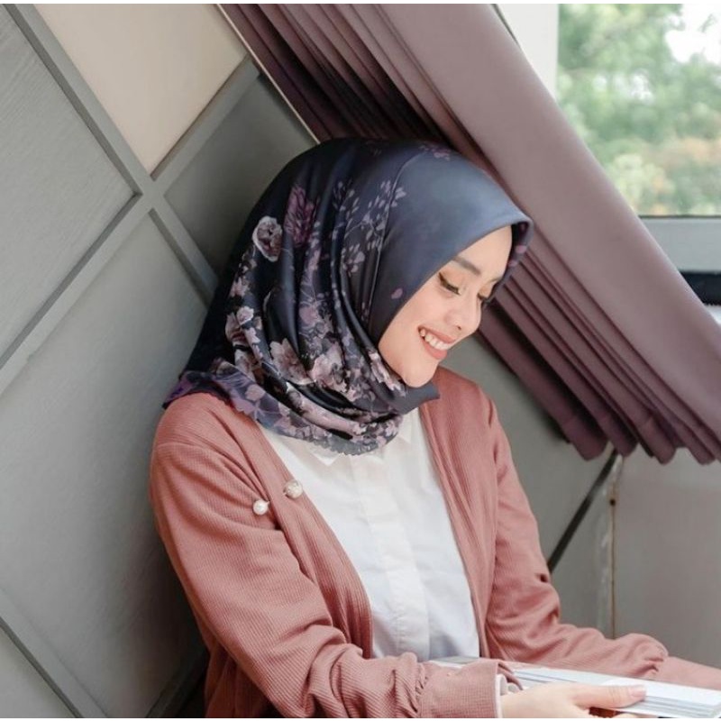 SALE HIJAB / GANII ABU TUA GRADASI/ KERUDUNG VOAL MOTIF / SEGI EMPAT VOAL / JILBAB TERBARU / LASER C