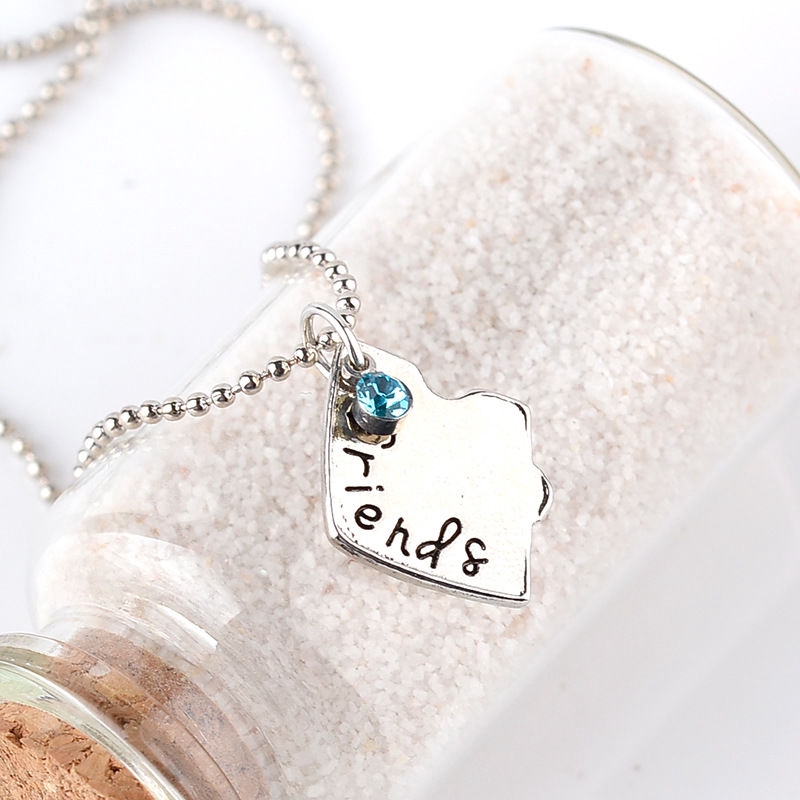 Pacar Madu Mosaic Kalung Mahasiswa Perempuan Korea Simple Love Letter Persahabatan Pendant Suster kl