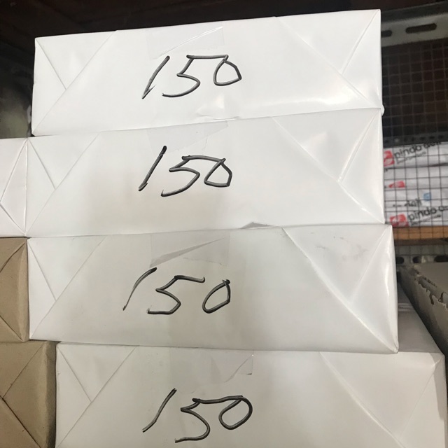 

KERTAS ART PAPER 150gr ukuran FOLIO