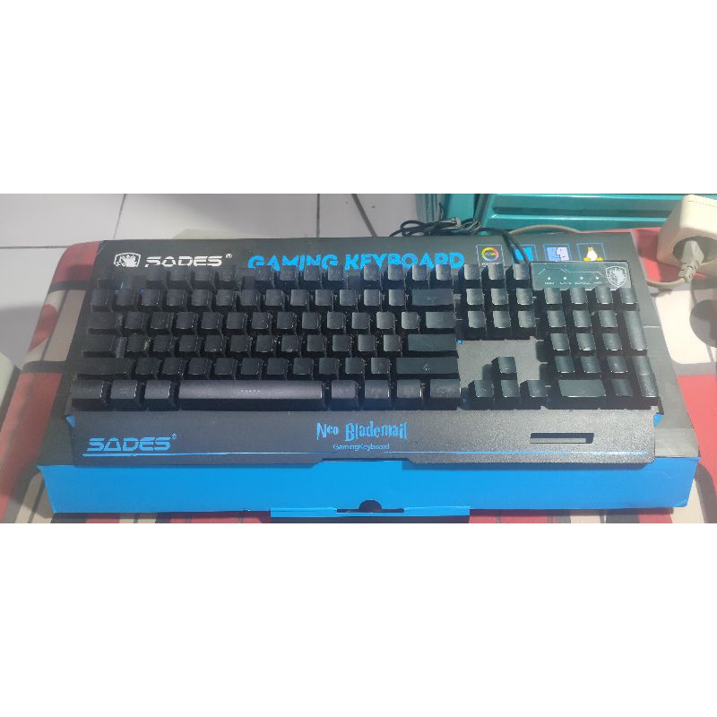 Keyboard Sades Neo Blademail