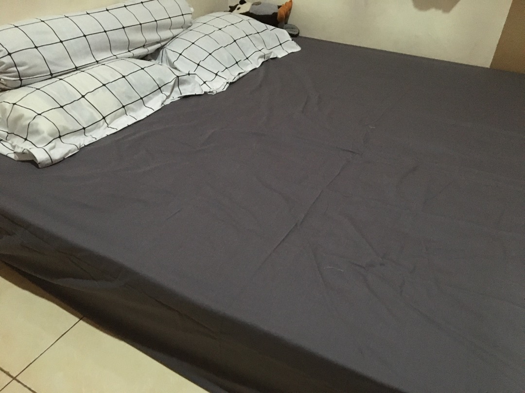 Sprei Set Katun Lokal Premium Kotak Kotak Putih Dan Motif Daun Monstera