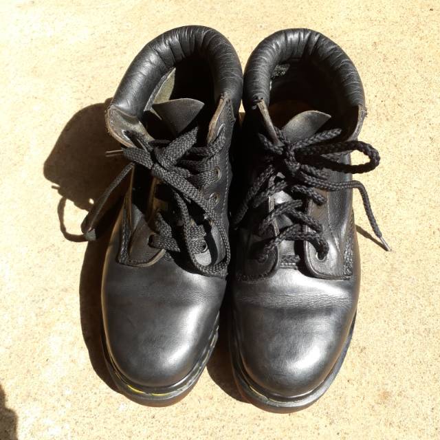 sepatu dr.martens second