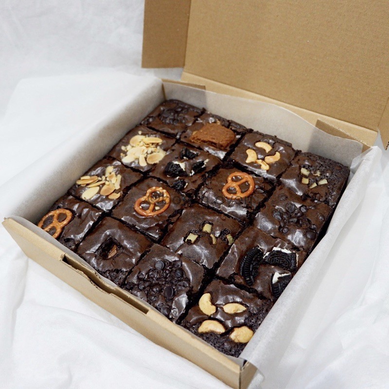 

Premium Brownies box of 16 (20x20cm)