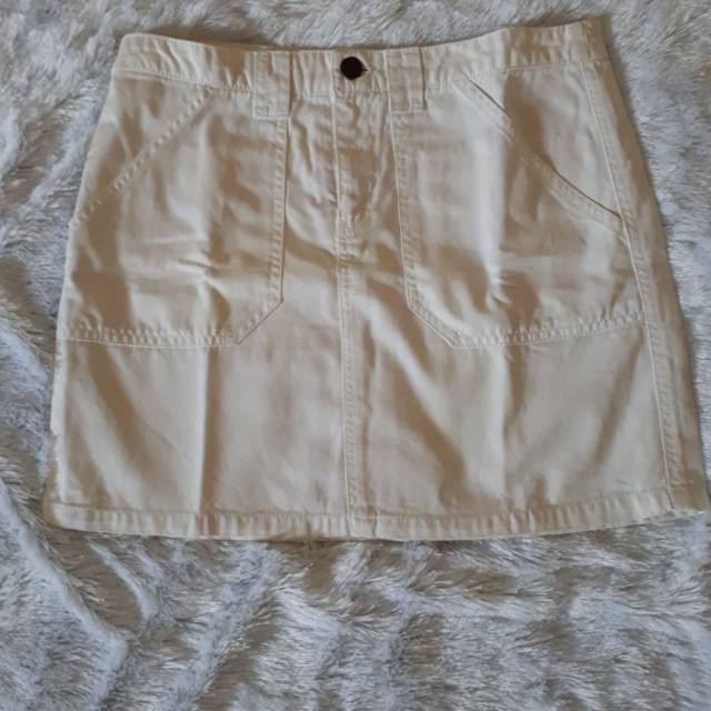 Preloved. Rok mini jeans putih