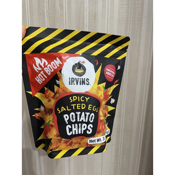 Jual Irvins Salted Egg Potato Chips Small Hot Boom | Shopee Indonesia