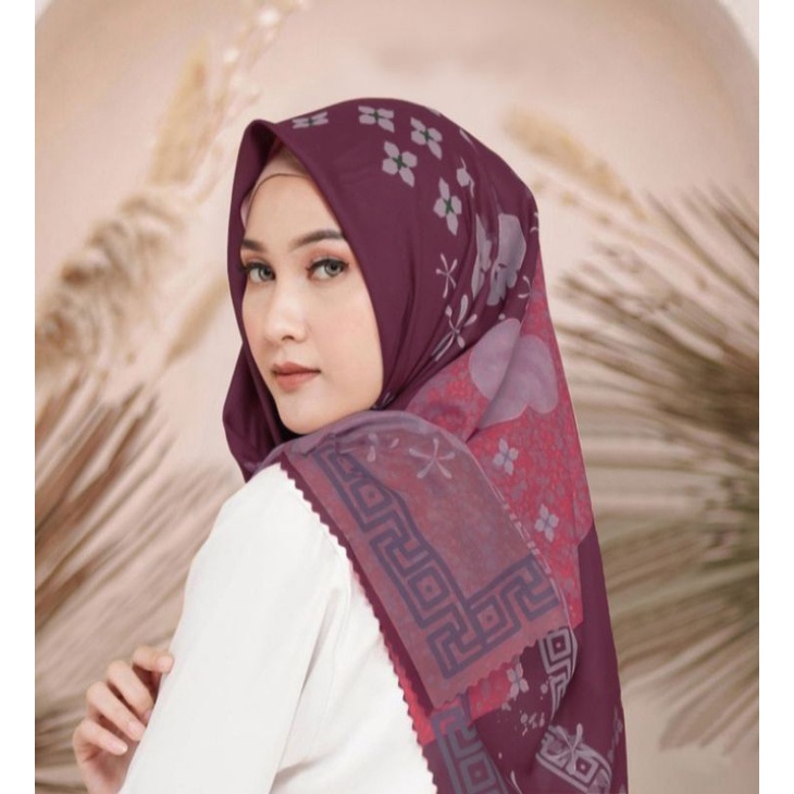 Hijab Segiempat Motif Deenay Naura Maroon/ Jilbab Voal Premium/ Kerudung Deenay Segiempat Voal Motif