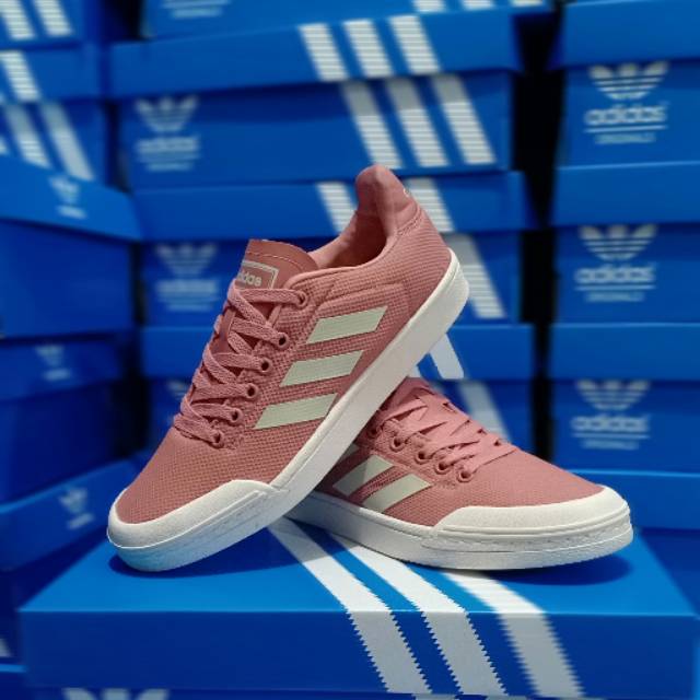 READY STOK ...SALE SAMPE LEBARAN ...ADIDAS COURT 70s PINK