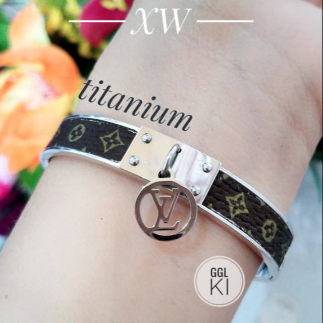 Gelang titanium silver G01014