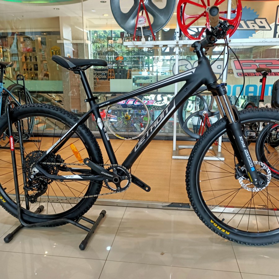 Sepeda Gunung United MTB 27.5" Detroit 6.10