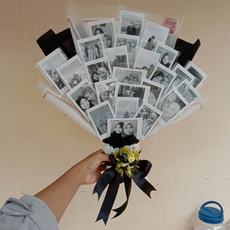 

bucket polaroid