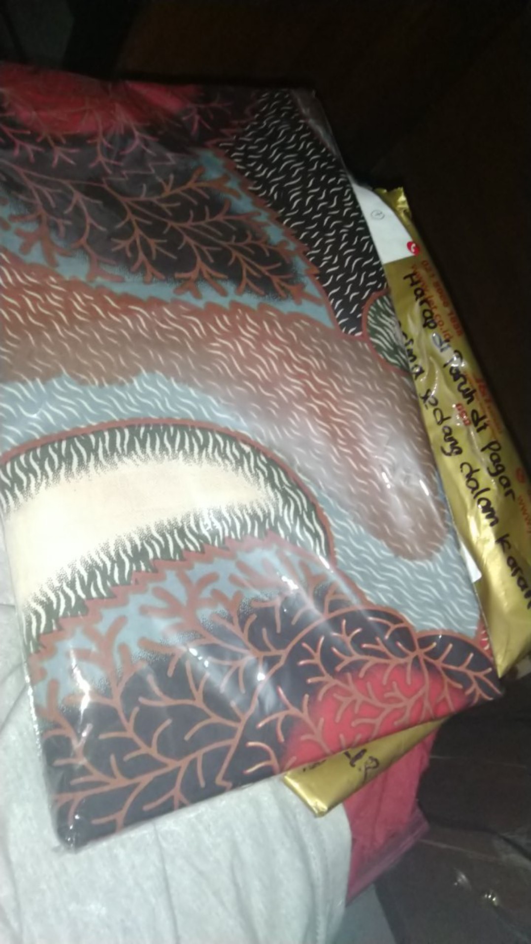 Kain Batik Solo (alusan Limited Stock) Motif Abstrak Daun