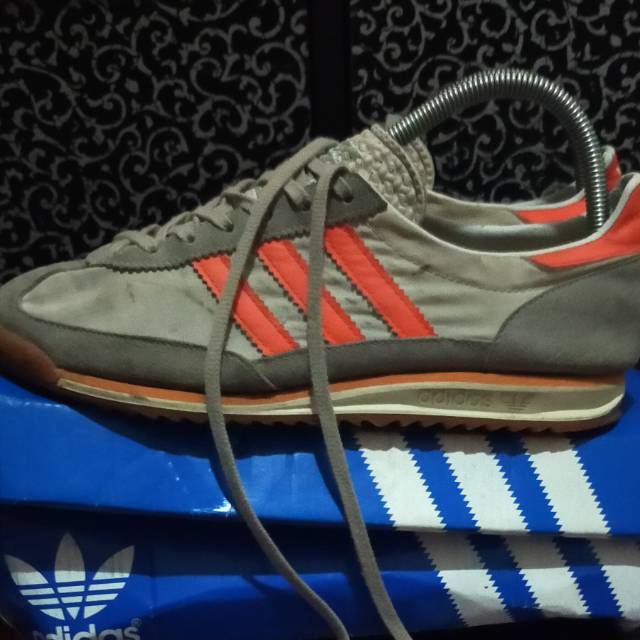 Adidas SL72 strip orange