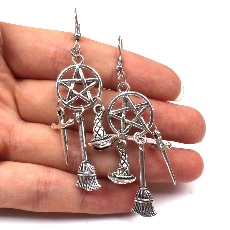 Anting Tusuk Vintage Punk Desain Bintangsapu Simpul Tali Irlandia Untuk Wanita