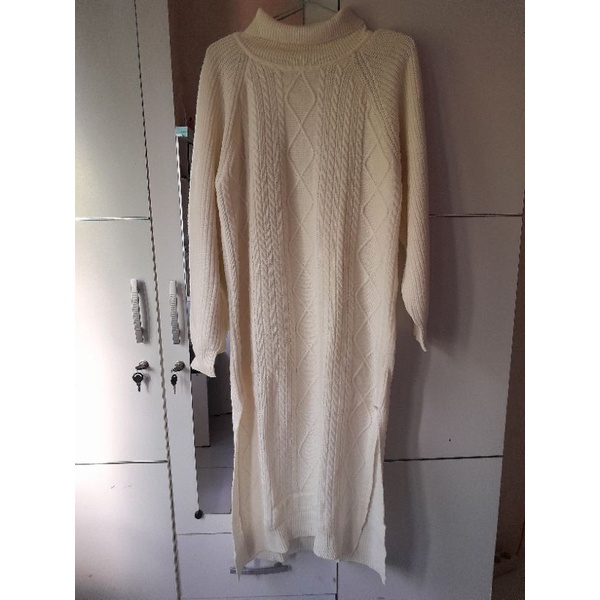 Tunik Rajut Broken White Turtelneck Motif Kepang Tebal (Preloved)