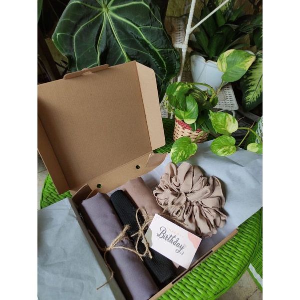

Hampers/hampers hijab/hampers jilbab/kado ultah/ kado cewek/kado cowok