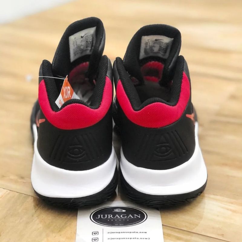 Nike Kyrie Flytrap 4 &quot;Bred&quot;