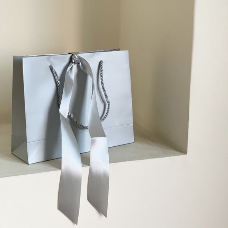 

Paper bag silver plus pita elegant lucu kertas kantong hadiah souvenir kado