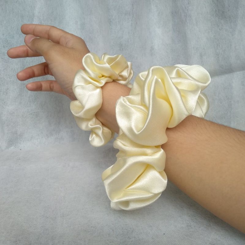 Scrunchies Ikat Rambut Aesthetic