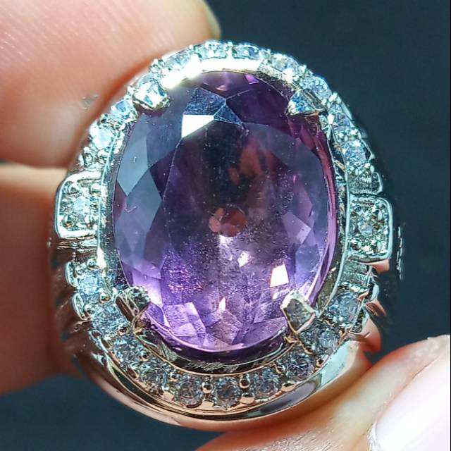 Batu kecubung amethyst