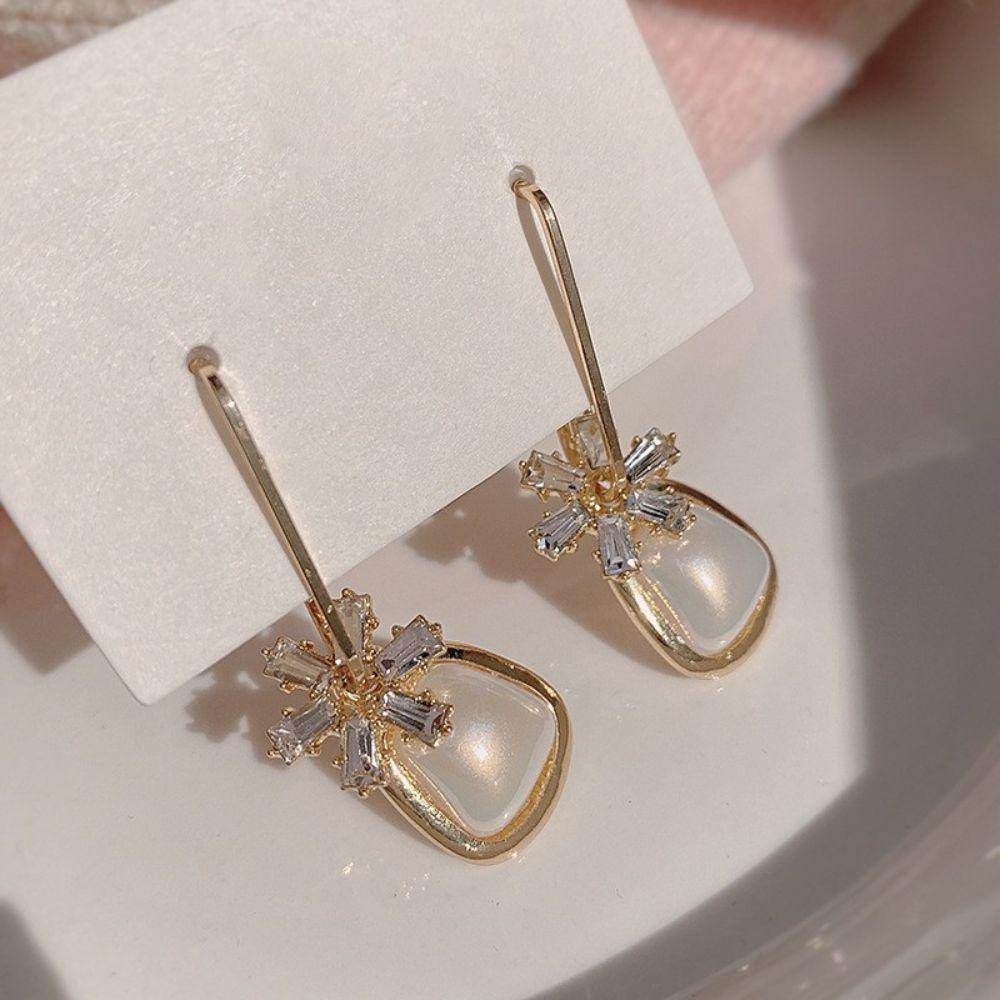 Mxbeauty Drop Menjuntai Anting Trendi High End Fashion Match Telinga Perhiasan Hadiah Yang Indah Temperamen Liontin Anting