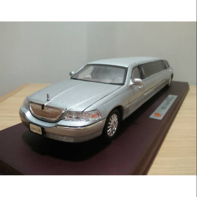 Lincoln Limousine 2003